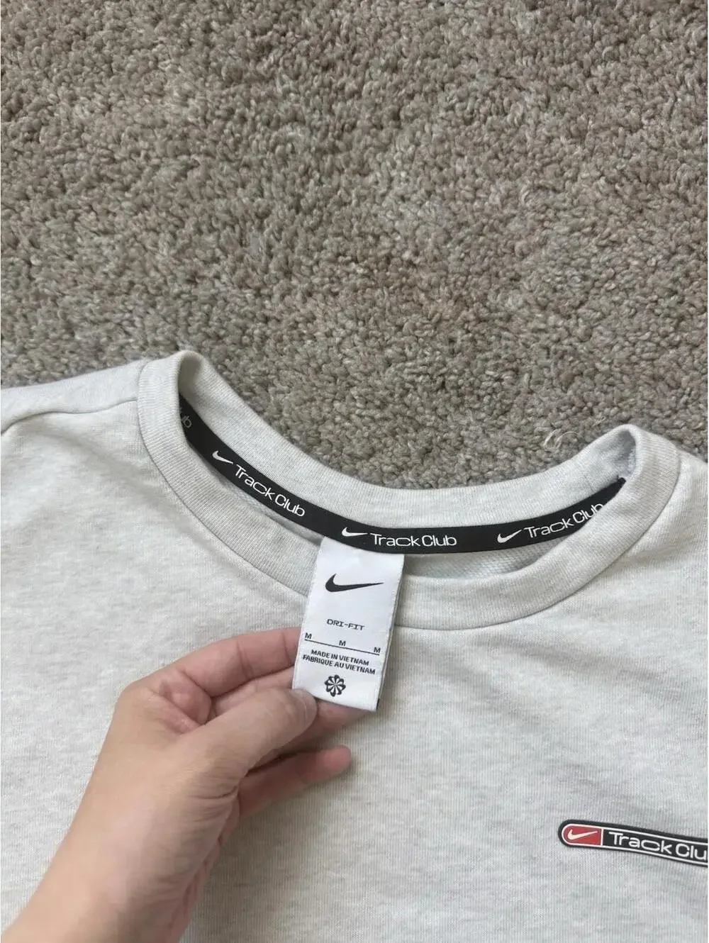 Nike Men’s Sz M Dri-FIT Track Club Long Sleeve Crew Sweatshirt Heathered‎ Gray